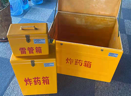 正镶白玻璃雷管箱生产标准全解析：安全、性能与合规的基石