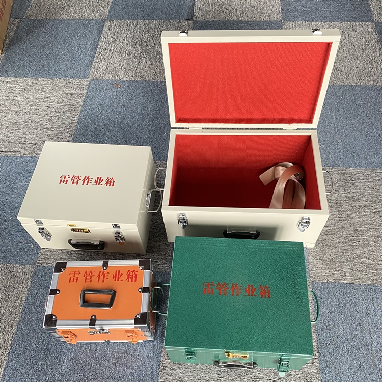 正镶白爆破工程作业箱如何选择？玻璃钢与传统材质的全面对比